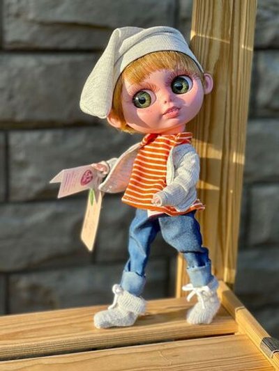 Кукла BERJUAN виниловая 32см BIGGERS Trevor Flynn (24005)