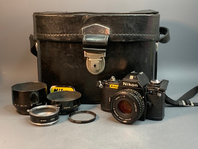 Nikon EM + Nikon 50mm f/1.8