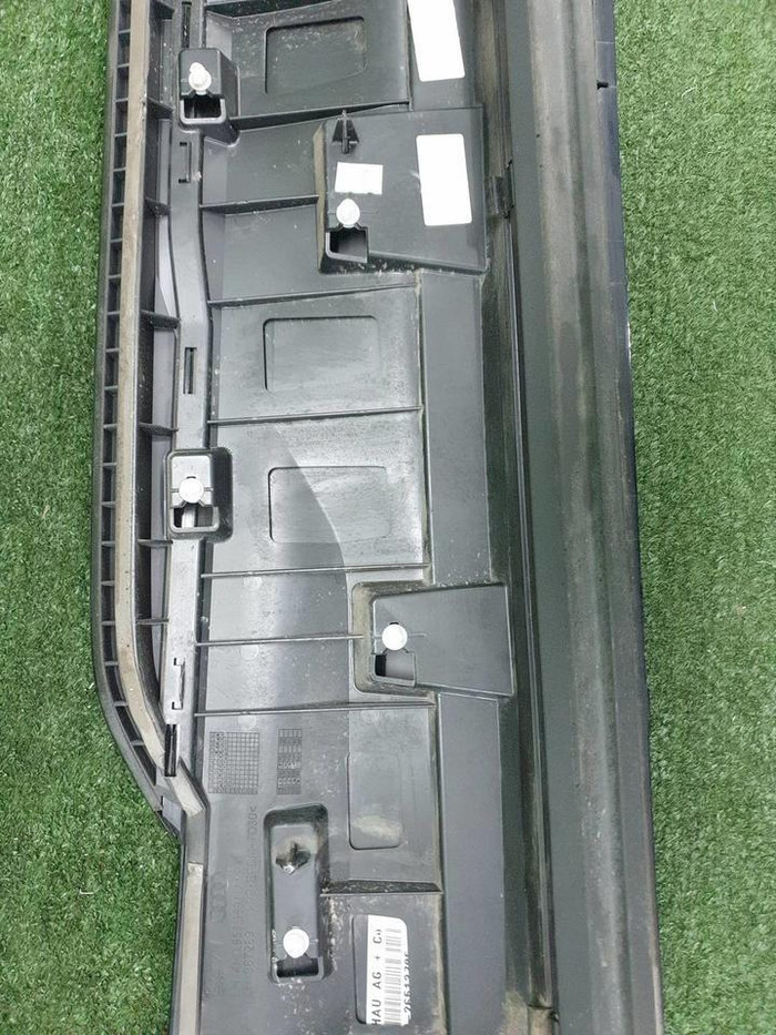 Накладка двери задняя левая Audi Q7 2 (2015-н.в.)