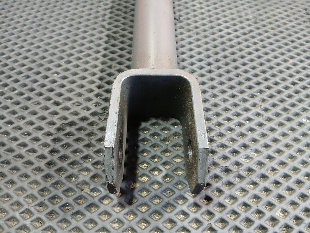 Стойка заднего стабилизатора