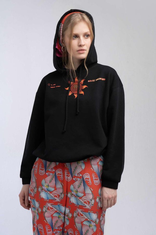 Худи HELGI INGVARR Солнце Женский Черный - фото 4