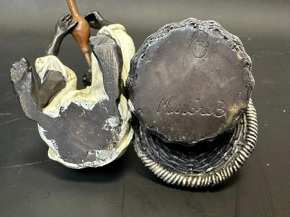 Бронзовая скульптура в стиле Венской бронзы «Укротитель змей»