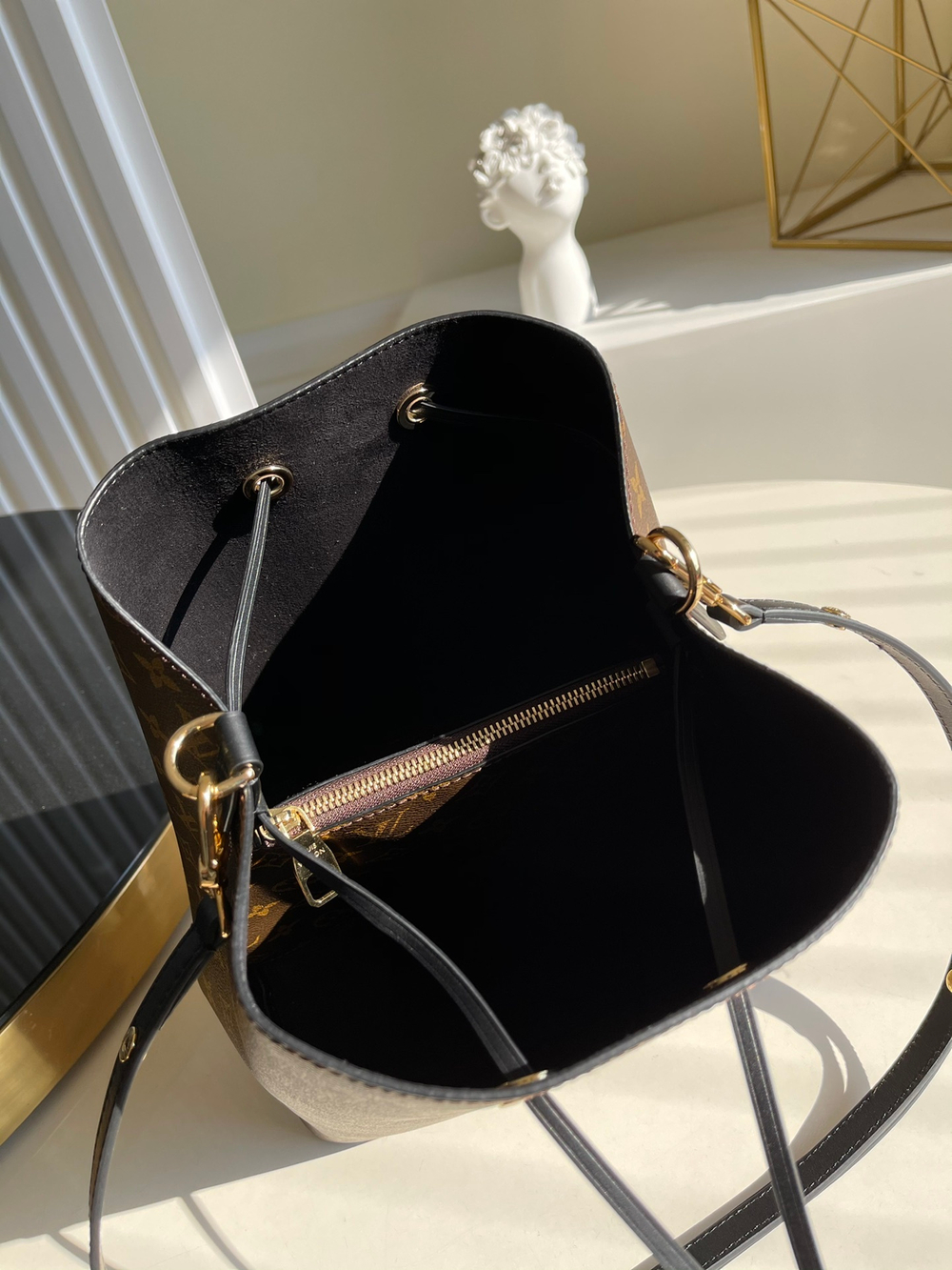 Louis Vuitton NeoNoe MM