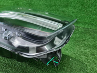 Фара правая Volvo XC40 1 (2017-2022) LED