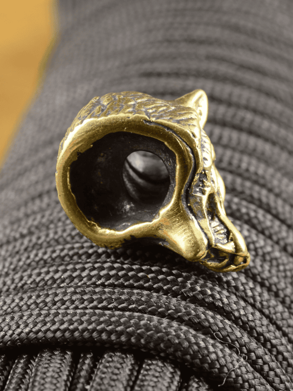 Бусина «Волк» из латуни