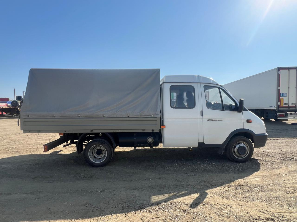 GAZ GAZELLE BUSINESS Бортовой (Евроборт) 330232 (Борт/тент, Бензиновый, 2,7 л, 107 л.с.)