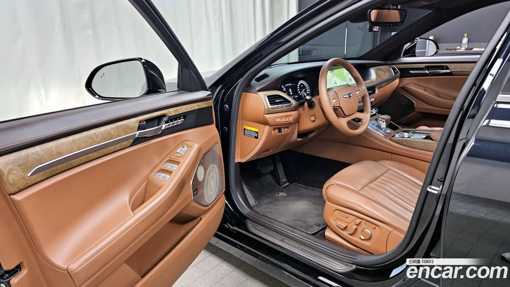 Genesis G90 5.0 AWD (06.2020)