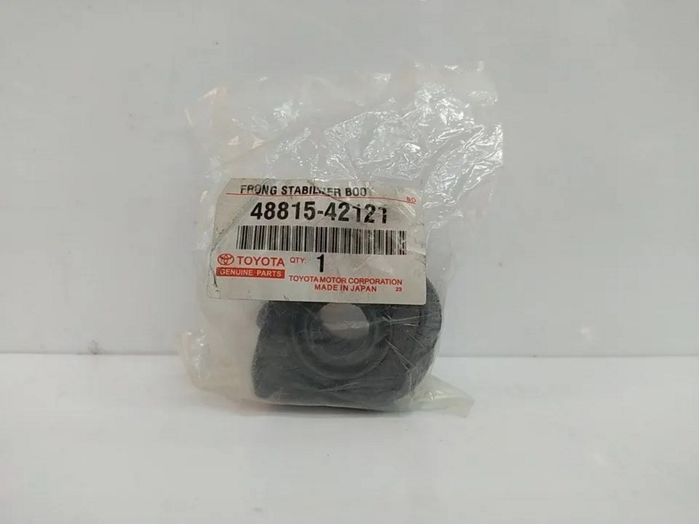 Втулка стабилизатора переднего правая 4881542121 Toyota Avensis, Rav4