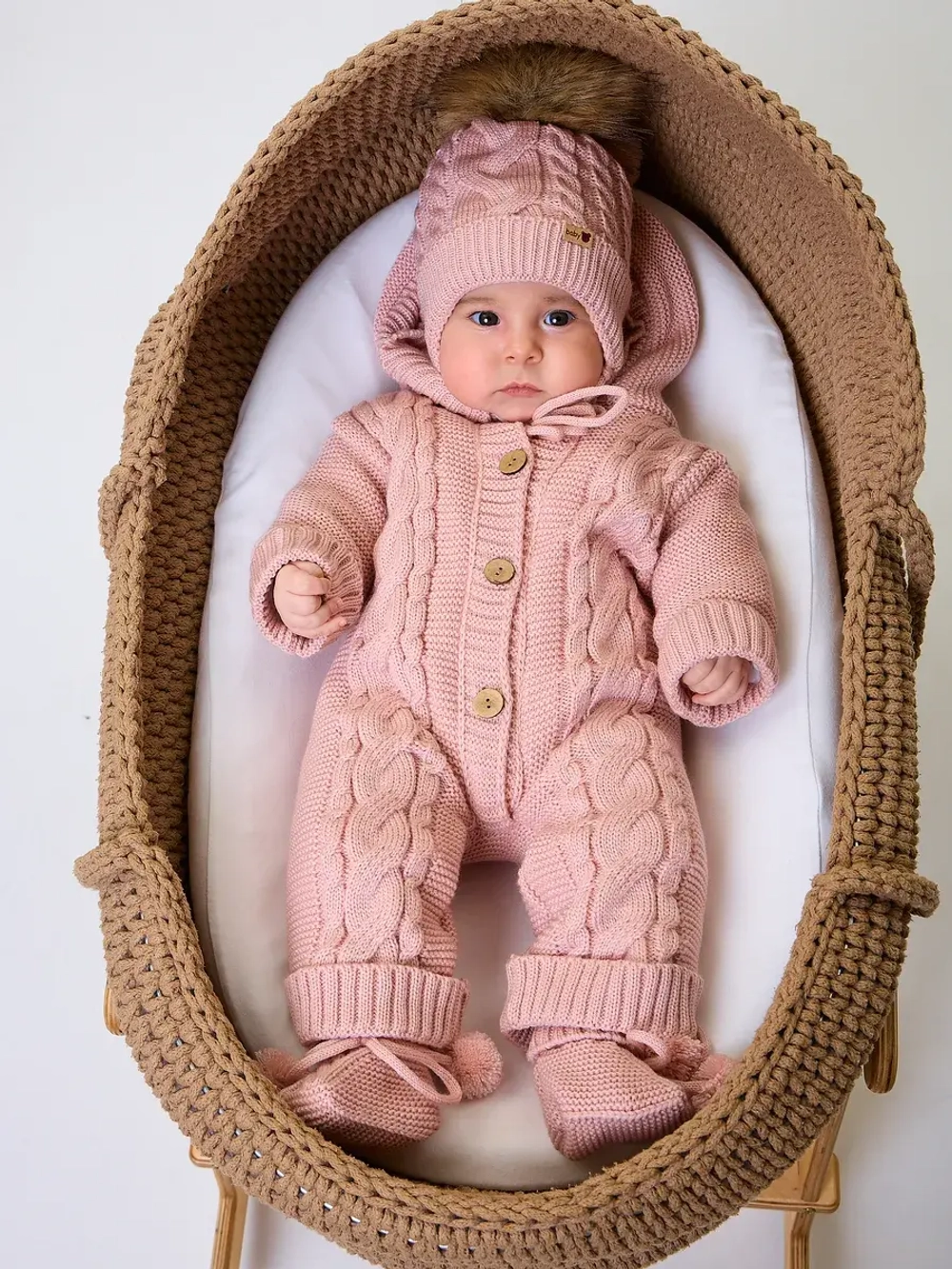 Вязаный конверт на выписку для новорожденного теплый