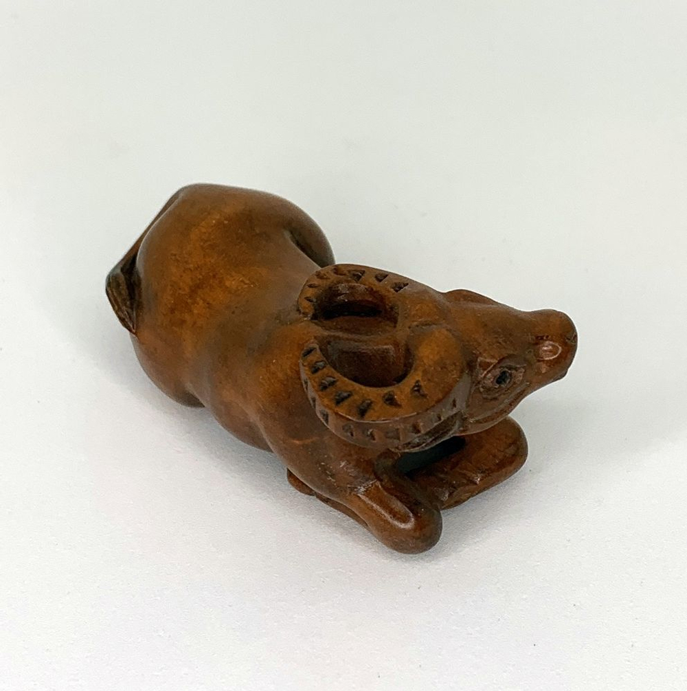 Нэцкэ Бык Символ 2021 года