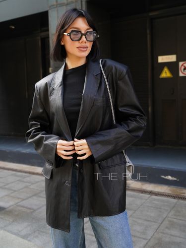 Черный женский пиджак из эко кожи