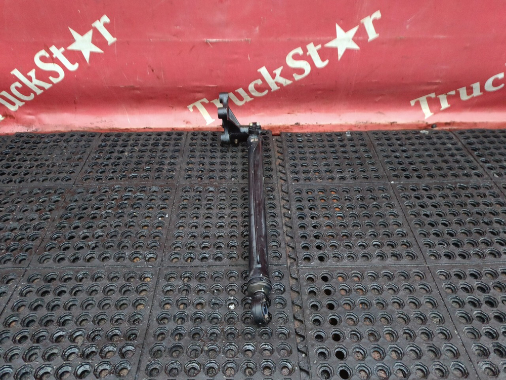 Цилиндр подъема кабины левый 2023г.