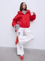 Ветровка с капюшоном