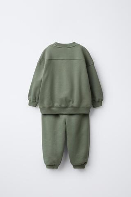 ZARA КОМПЛЕКТ ИЗ ТОЛСТОВКИ И БРЮК-ДЖОГГЕРОВ С ЭТИКЕТКОЙ, ЗЕЛЕНЫЙ