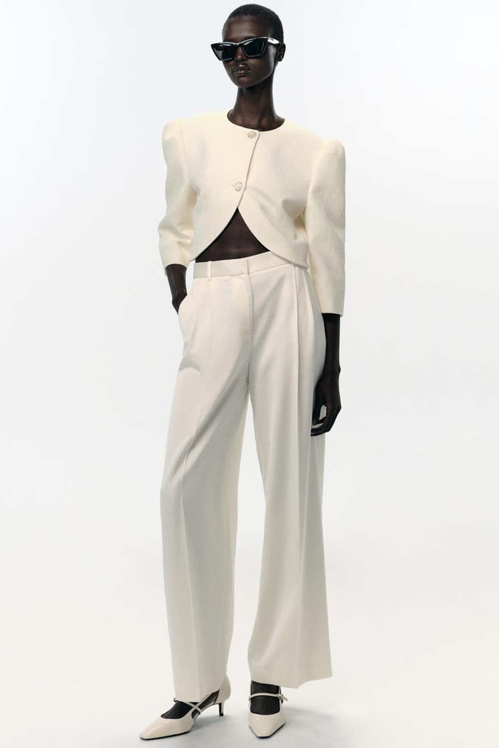 ZARA УКОРОЧЕННЫЙ БЛЕЙЗЕР С ОБЪЕМНЫМИ РУКАВАМИ, ЖЕЛТОВАТО-БЕЛЫЙ