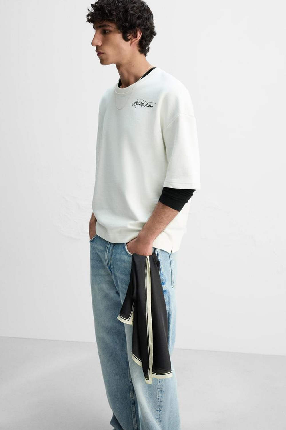 ZARA ТОЛСТОВКА С КОНТРАСТНЫМ ПРИНТОМ, БЕЛЫЙ