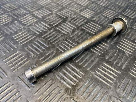 Ось переднего колеса Suzuki Intruder VS750 VR51A