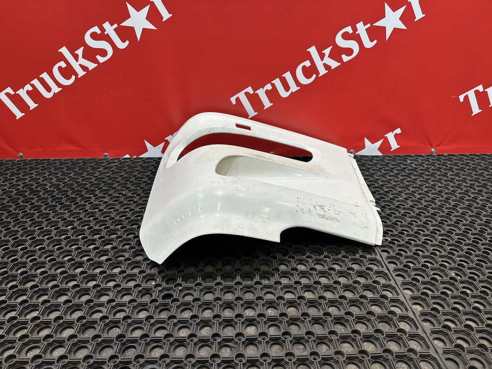 Облицовка фары левой