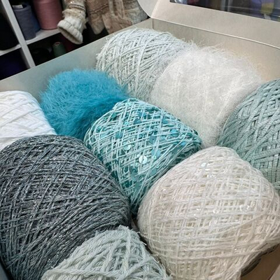 Набор летний итальянской фантазийной пряжи для топа, футболки "МЯТНЫЙ БРИЗ"; состав: хлопок, вискоза, фибра, пайетки, люрекс; общий вес: 450 гр