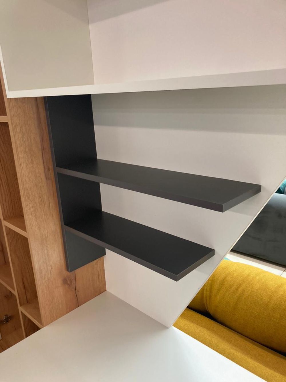 Уголок школьника Омега 3 стол с надстройкой