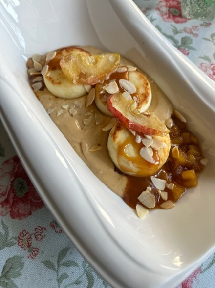 СЫРНИКИ С ЯБЛОКАМИ (230г)