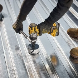 Высоконагрузочная ударная дрель-шуруповерт аккумуляторная DeWalt DCD1007NT 20В, 2250 об/мин, 169 Нм, 38250 уд/мин, без АКБ и ЗУ, с ящик для инструментов