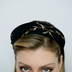 Кокошник с золотой вышивкой