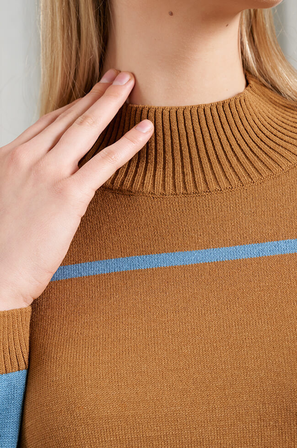 22957 Джемпер женский (бежево-голубой)