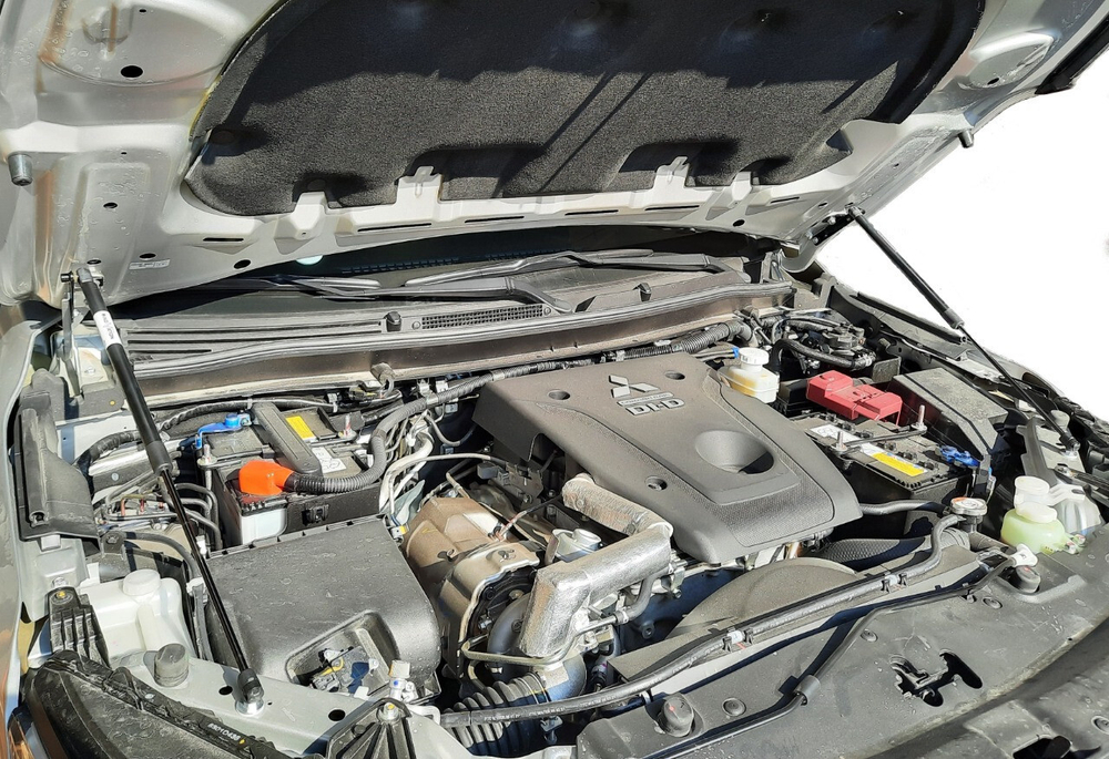 Амортизатор (упор) капота на Mitsubishi Pajero Sport 02-15(с 2021 г.в.)Autoinnovation