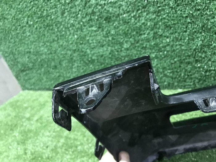 Решетка радиатора Land-Rover Defender 2 L663 (2019-н.в.)