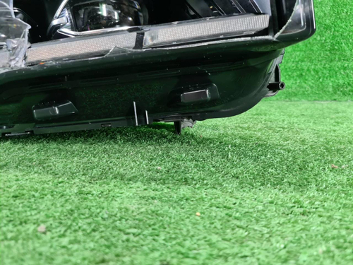 Битая Фара правая Geely Monjaro (2021-н.в.) LED