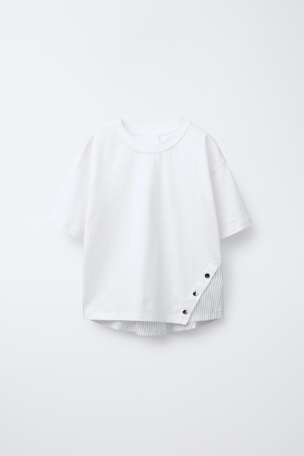 ZARA КОНТРАСТНАЯ ФУТБОЛКА С ПУГОВИЦАМИ, БЕЛЫЙ