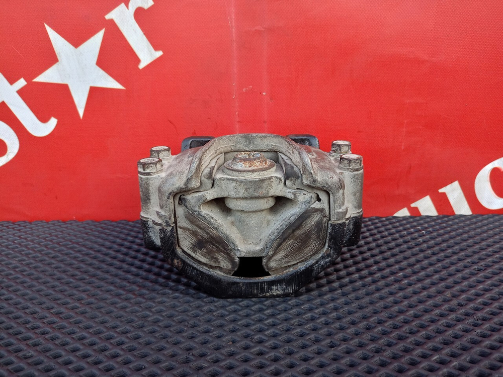 Подушка двигателя задняя