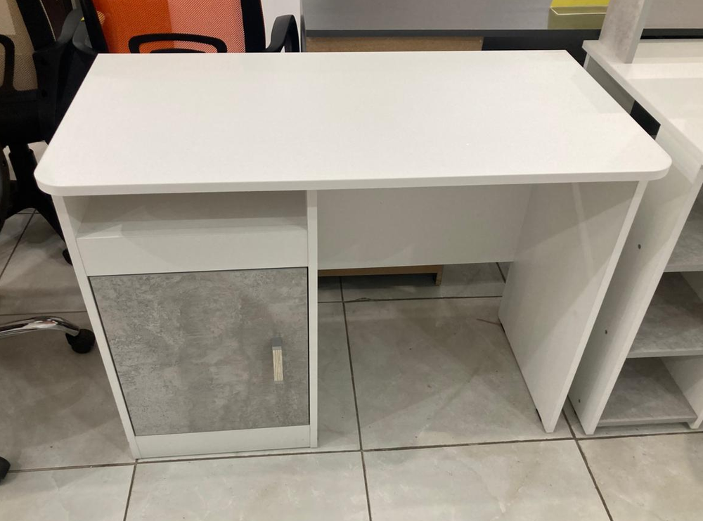 Стол письменный Паскаль белый/цемент светлый