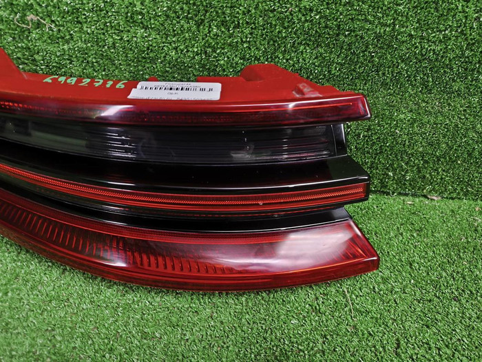 Фонарь левый внешний Porsche Macan 95b (2014-2018)