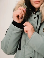 Куртка зимняя короткая с капюшоном