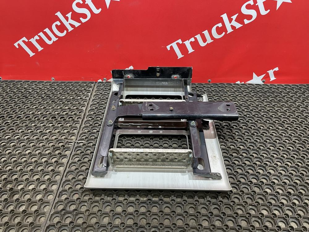 Лестница за кабину