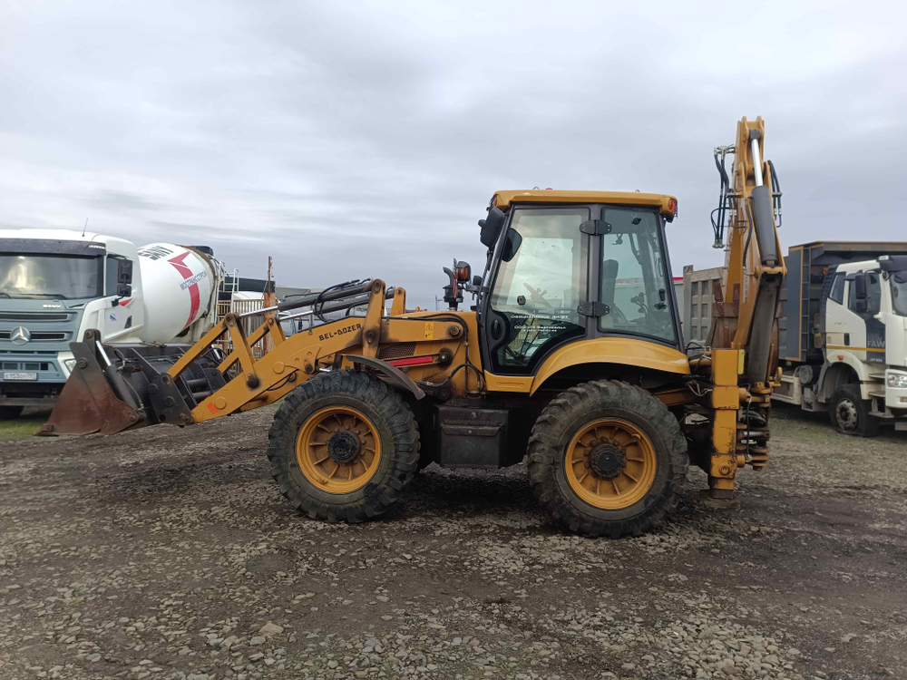 BEL-DOZER BD* Экскаватор-погрузчик BD388H (Дизельный, 4.8 л, 102 л.с. АТ)