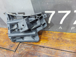 Кронштейн переднего бампера правый Volvo S60 2 10-18 Б/У Оригинал 30796626