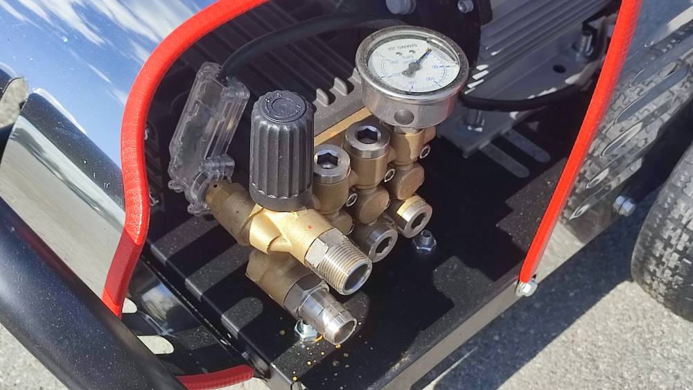 Мойка высокого давления TM - 680 на 3 кВт