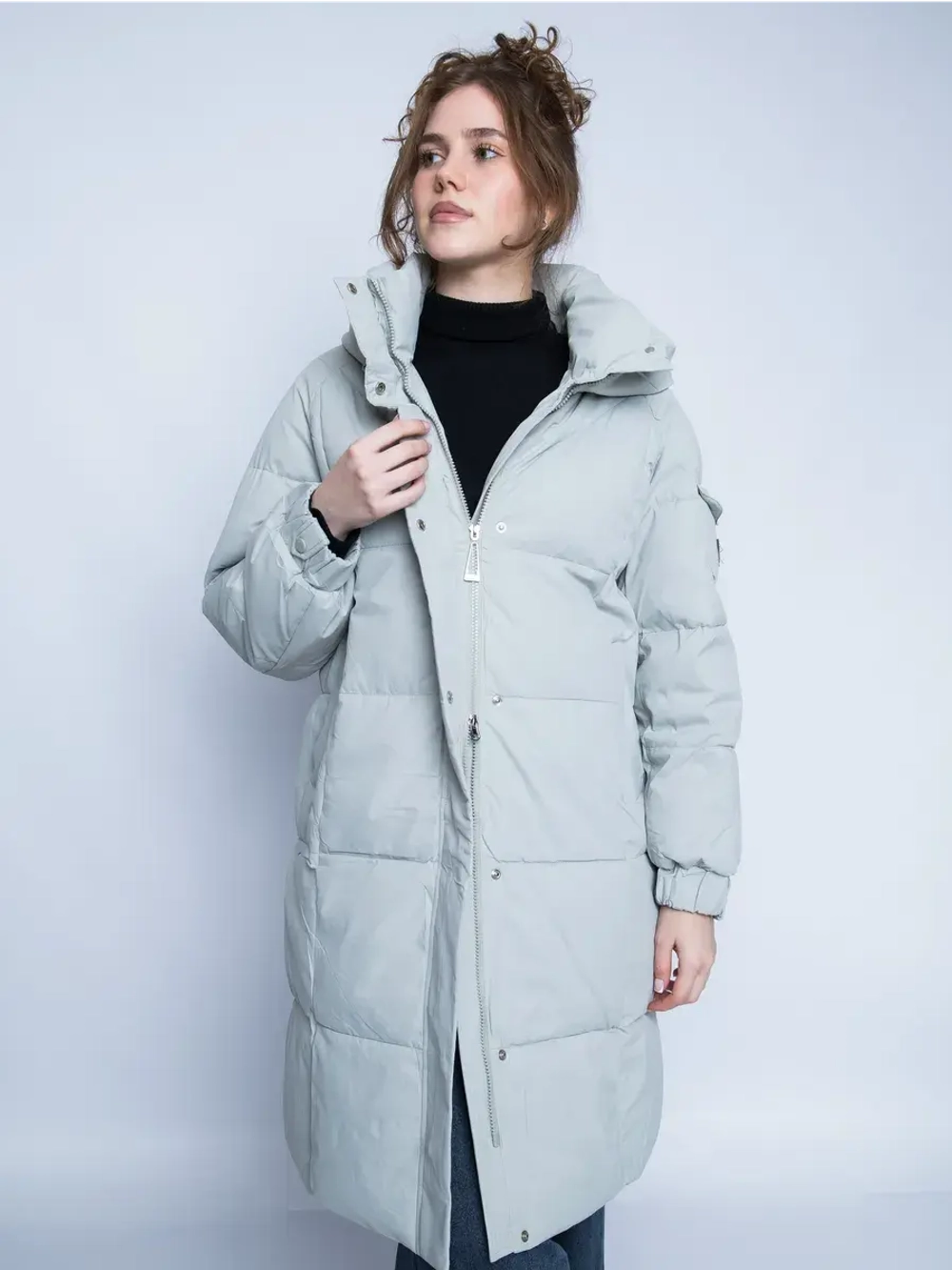 Куртка зимняя удлиненная с капюшоном
