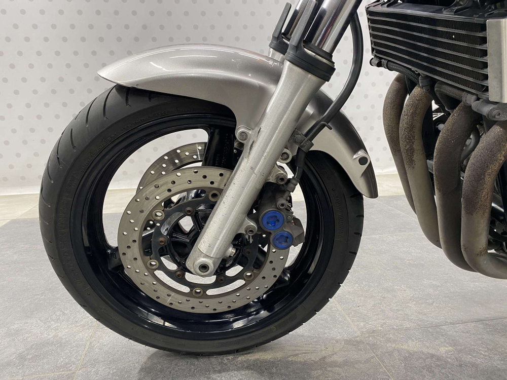 Yamaha XJR1300, 2004