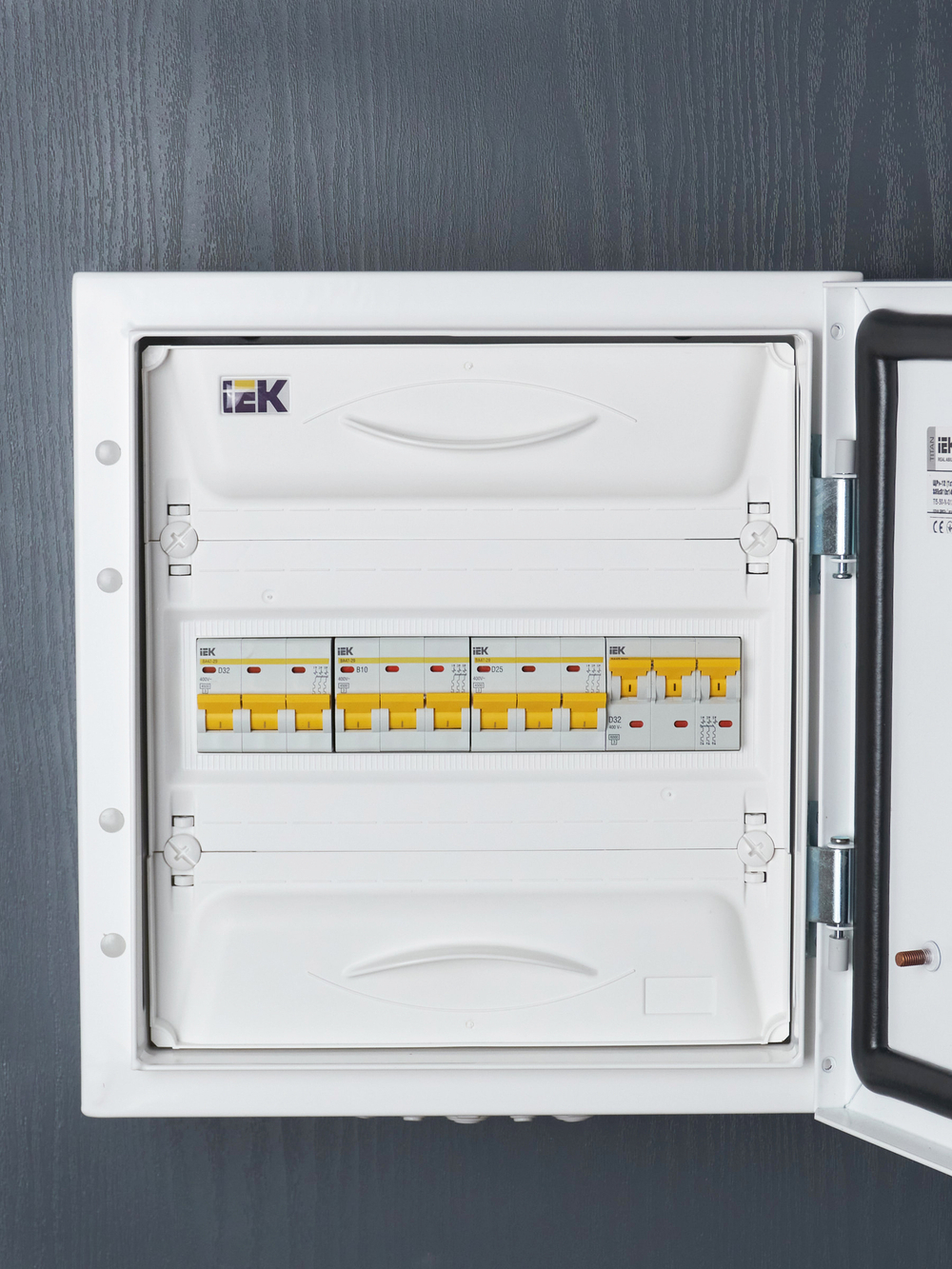 KARAT Автоматический выключатель ВА47-29 3P D 25А 4,5кА IEK