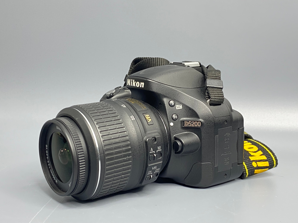 Nikon D5200 kit 18-55mm 6.200 кадров