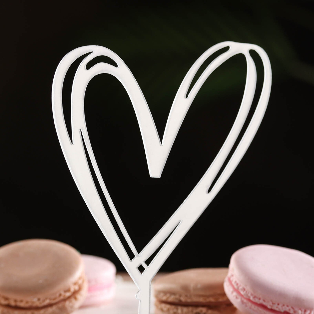 Топпер для торта в виде сердца серебряный
