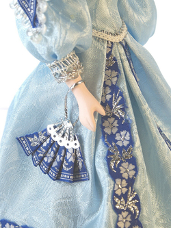 Кукла коллекционная Дама в бальном платье с веером 19 века