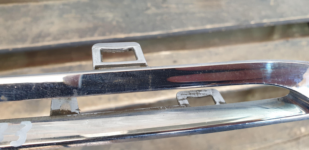 Молдинг решетки радиатора Mercedes GLC (X253) 15-19 Б/У Оригинал A2538880285