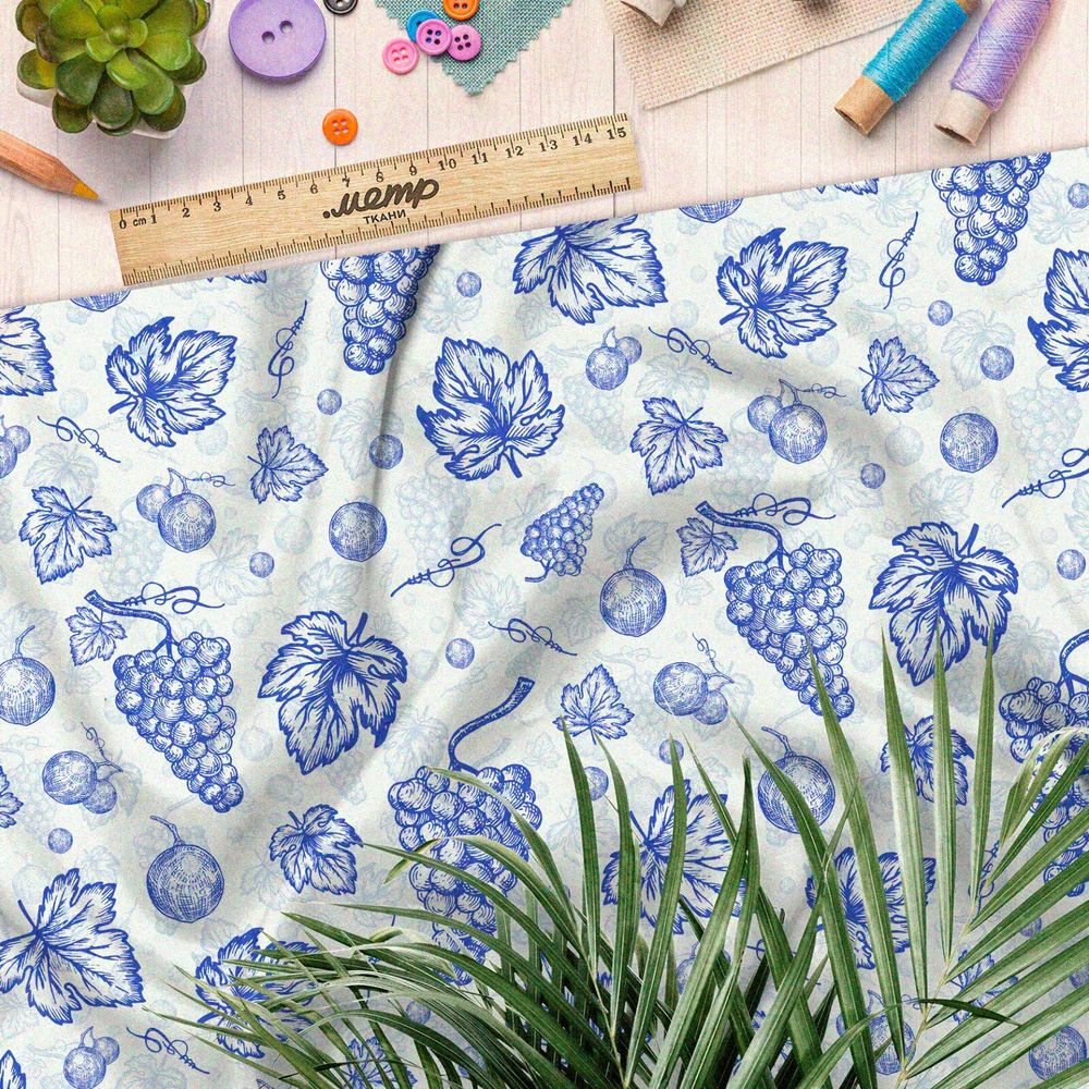 Ткань габардин нарисованная синей пастой смородина