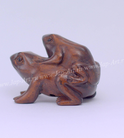 Нэцкэ Жаба на жабе