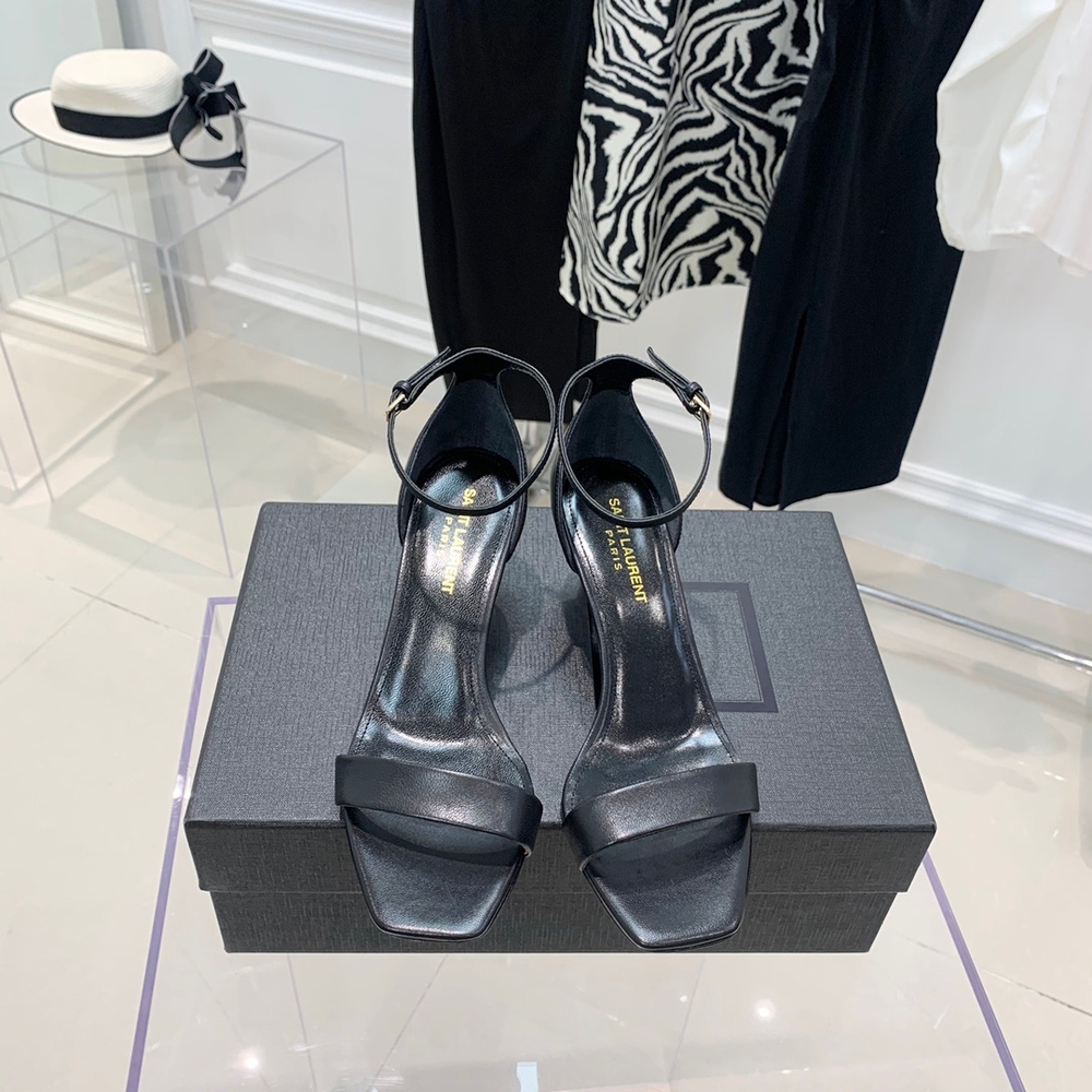 Saint Laurent Pumps